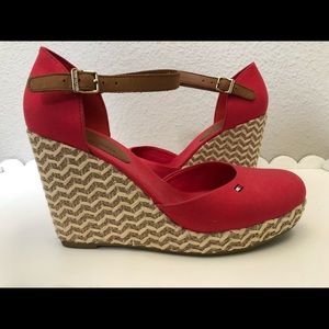 || Tommy Hilfiger Wedges ||